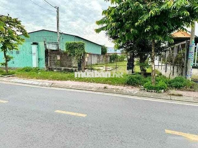 Cần ra đi lô đất mặt tiền đường lớn ngay trung tâm