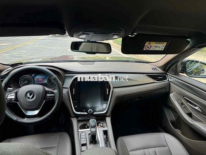 VinFast Lux A2.0 2019 2.0 AT - 30000 km