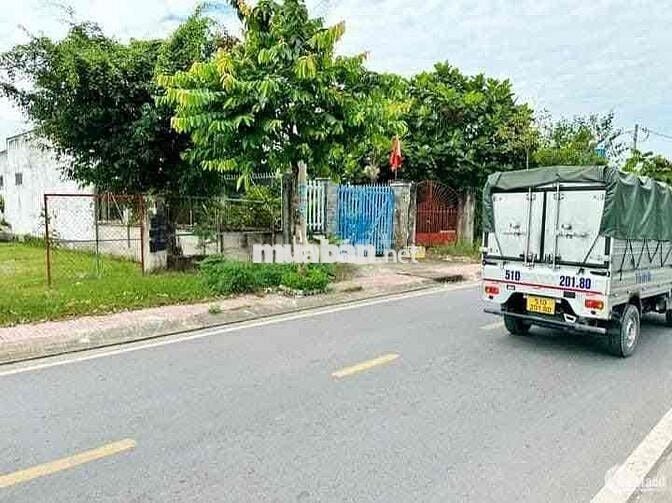 Cần ra đi lô đất mặt tiền đường lớn ngay trung tâm