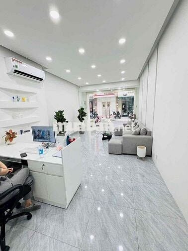 Cho thuê MTKD 4x16 Trệt 3 Lầu Sân Thượng , Quận Phú Nhuận