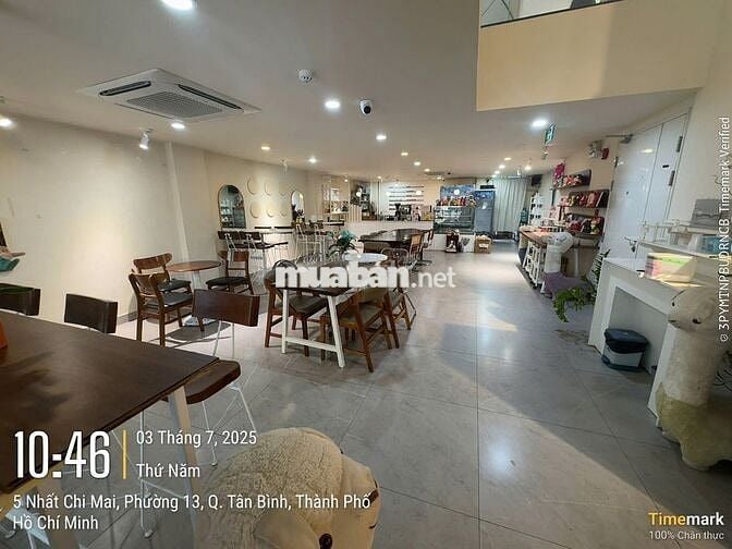 Cho thuê văn phòng mặt tiền đường Cộng Hòa, diện tích 250m²