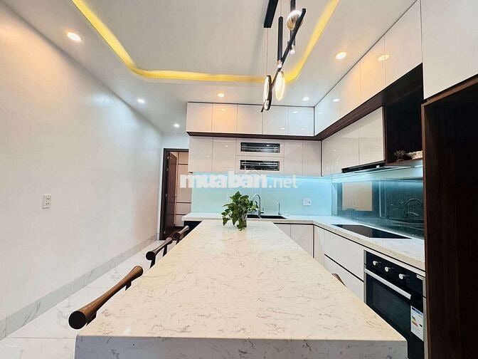 Nhà 2 tầng oto tận sân. 100m2 giá 5ty250tl