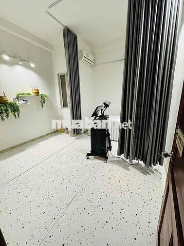 Cho thuê MTKD 4x16 Trệt 3 Lầu Sân Thượng , Quận Phú Nhuận