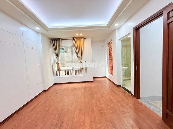 NHÀ CẠNH MẶT PHỐ - NGÕ THÔNG - THOÁNG SÁNG - 3 BƯỚC RA MẶT ĐƯỜNG