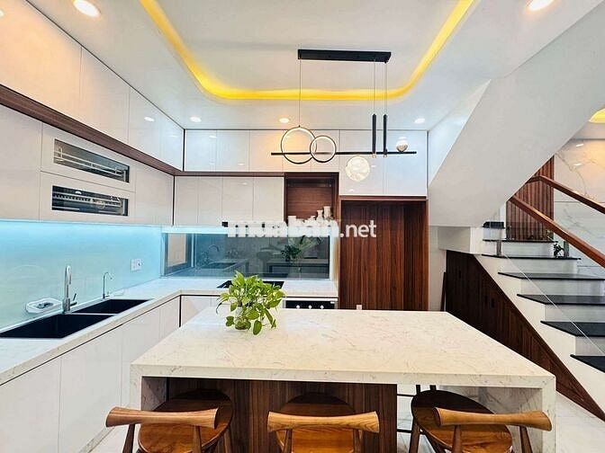 Nhà 2 tầng oto tận sân. 100m2 giá 5ty250tl