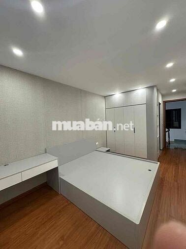 BÁN NHÀ CẦU GIẤY DÂN XÂY LÔ GÓC, MẶT NGÕ BA GÁC 100M RA PHỐ
