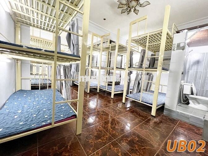 KTX PHÒNG MÁY LẠNH GIÁ RẺ NGAY CẦU VƯỢT NGÃ TƯ GA