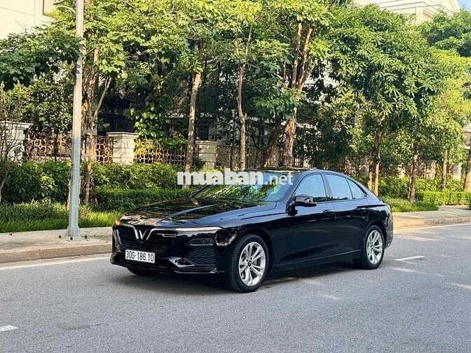 VinFast Lux A2.0 2019 2.0 AT - 30000 km