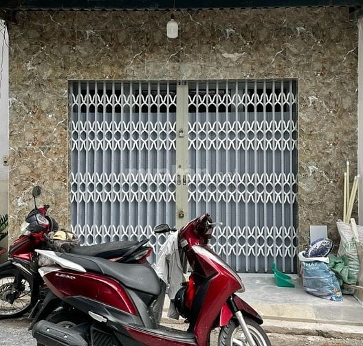 Cho thuê nhà nguyên căn, DT 4*20m, DTSD 80m2, quận Tân Phú, giá 10tr
