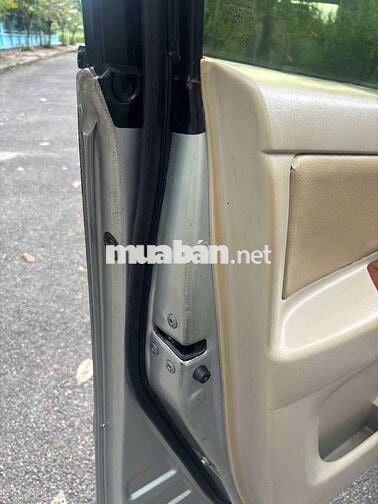 Innova G - 186228 km