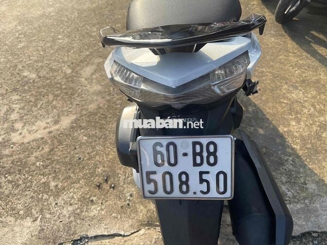 ablack 125 i màu trắng. gop o đồng
