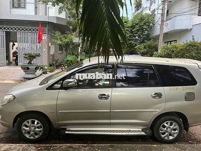 Toyota Innova 2008 G - 150000 km