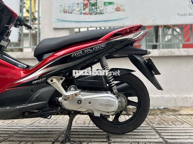 Airblade  máy full mạnh, áo nguyên mới lột keo