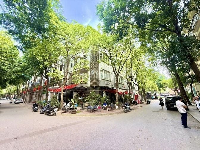 Cho thuê BT lô góc Xa La 110 x 4 tầng hàng ăn, cà phê, Spa, Trung tâm