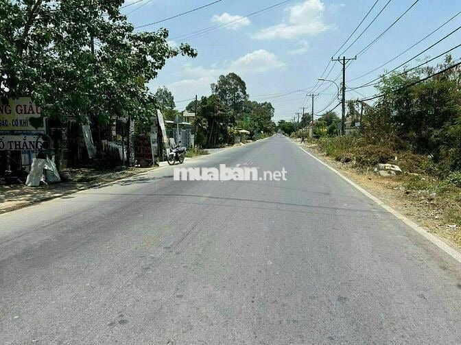 Bán lô đất 131m2 giá 900tr Đ.Lê Thị Sắc gần chợ Tân Phú Trung SHR
