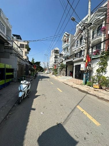 BÁN NHÀ PHƯỜNG AN PHÚ ĐÔNG QUẬN 12 VỚI GIÁ 5.45 TỶ