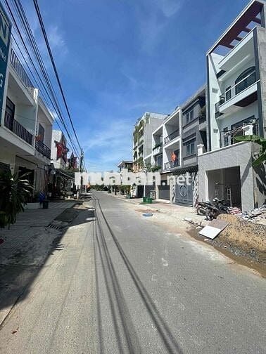 bán nhà 2lầu 1trệt sổ riêng hoàn công khu tái định cư phường bửu long.