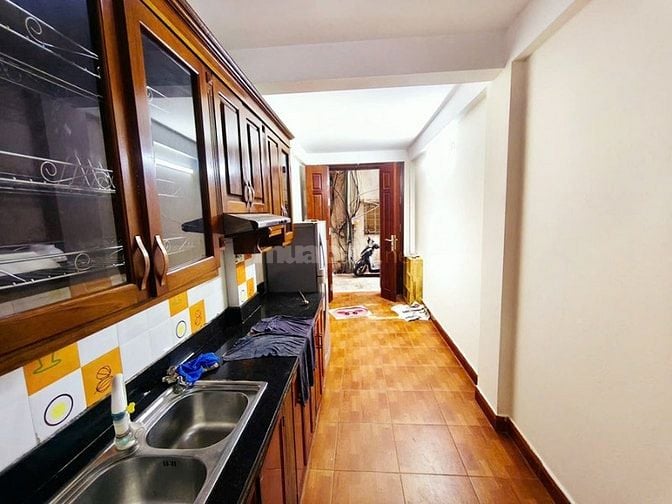 CỰC HIÊM-NHÀ LÒ ĐÚC 4PN NHỎ XINH 18M2, SÁT OTO, GẦN PHỐ CHỈ 4,55TỶ
