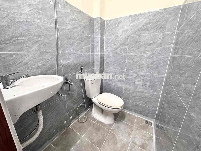 CHO THUÊ PHÒNG FULL NỘI THẤT, TÁCH BẾP-BAN CÔNG GẦN CẦU CHÀ VÀ