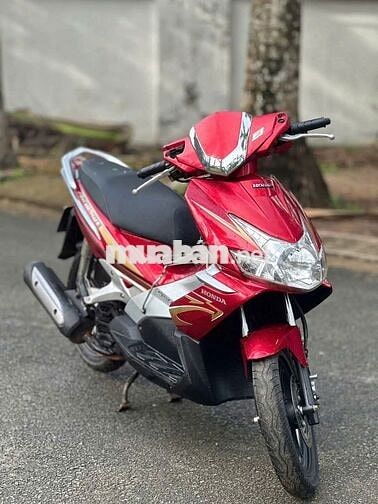 Xe máy Honda Air Blade Fi 110 màu đỏ