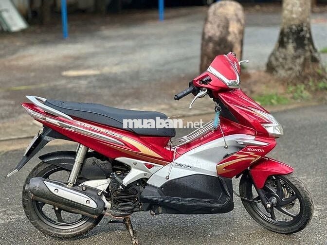 Xe máy Honda Air Blade Fi 110 màu đỏ