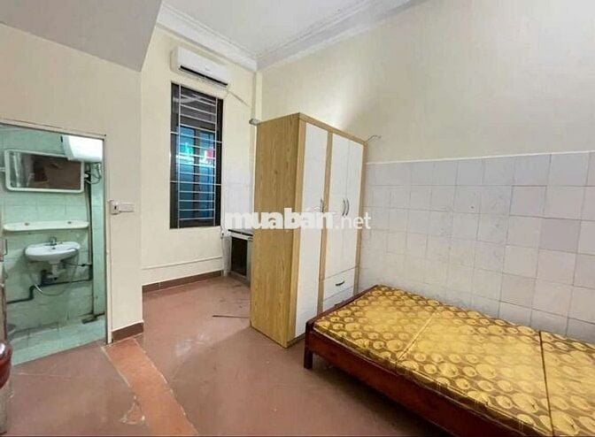Nhà 6tầng lê văn lương vuông đẹp  ở sướng yên tĩnh
