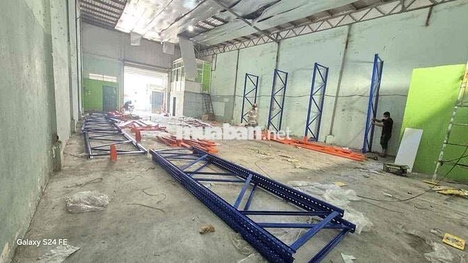 Kho Xưởng 10x24m (Có Văn Phòng) Hẻm Tải Container 40F. Mã Lò. Bình Tân