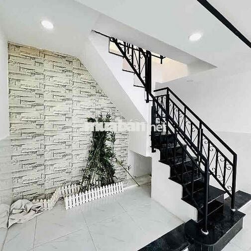 💥 Hiếm có! Nhà 2 tầng BTCT 50m², 3PN, hẻm XVNT, sát Quận 1 – giá chỉ 4