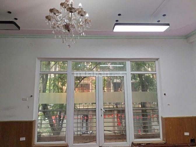 Cho thuê BT lô góc Xa La 110 x 4 tầng hàng ăn, cà phê, Spa, Trung tâm