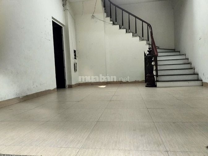 Cho thuê BT lô góc Xa La 110 x 4 tầng hàng ăn, cà phê, Spa, Trung tâm