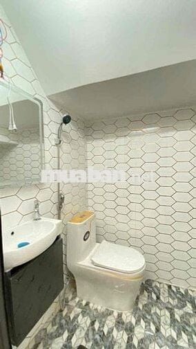 Nhà đẹp 4pn gần cầu Chà Và Q.8, dt 3,6x10 3tầng shr giá 4.98tỷ tl.