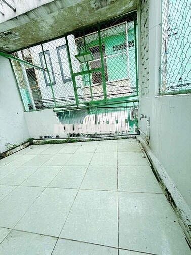 Nhà Diện Tích Lớn  Tiện Cải Tạo