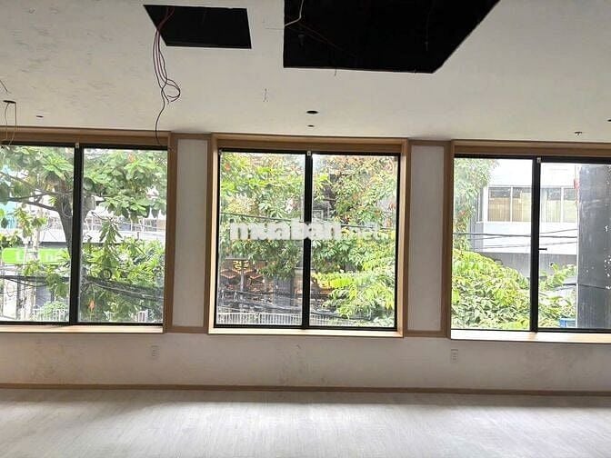 Cho Thuê Nhà Đường Bàu Cát, Tân Bình - 7.5x18m - Nhà Rộng - Vỉa Hè Đẹp