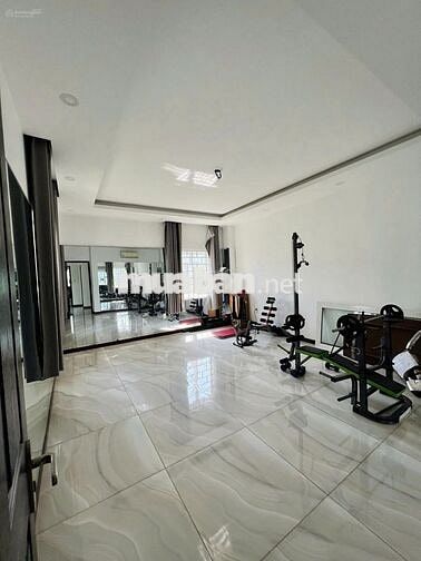 BIỆT THỰ CHO THUÊ KHU BÀU CÁT_ 10X18M_ TRỆT 3 LẦU, CÓ THANG MÁY