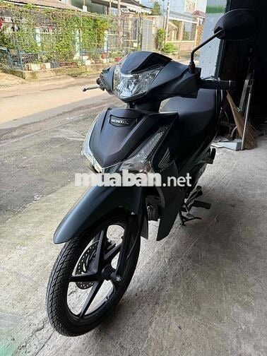 Fu 2025 mới dắt từ hãng về nhà chật bán bớt