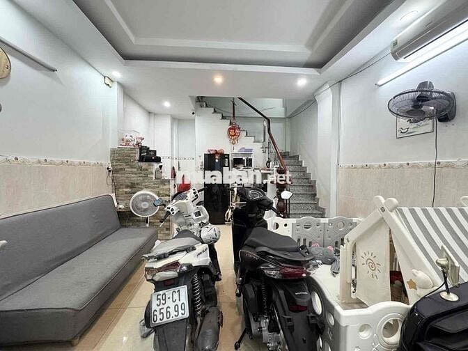 VỊ TRÍ SIÊU ĐẸP TRUNG TÂM QUẬN 10 - GẦN 30M2 - NGANG LỚN 4.2M RỘNG RÃI