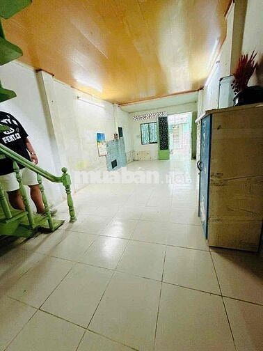 Nhà Diện Tích Lớn  Tiện Cải Tạo
