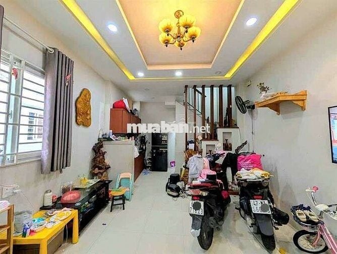 Ngang 4m x 8m, nhà 4 tầng, ngay Phan Xích Long, gần mặt tiền , hẻm 3m