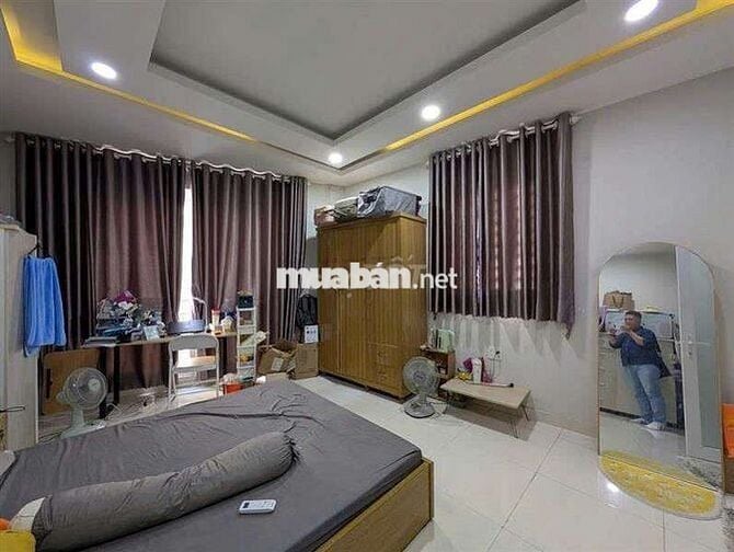 Ngang 4m x 8m, nhà 4 tầng, ngay Phan Xích Long, gần mặt tiền , hẻm 3m
