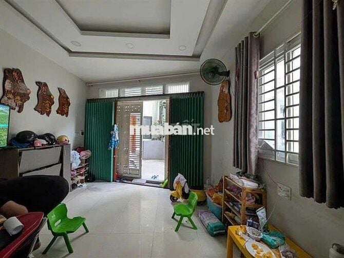 Ngang 4m x 8m, nhà 4 tầng, ngay Phan Xích Long, gần mặt tiền , hẻm 3m