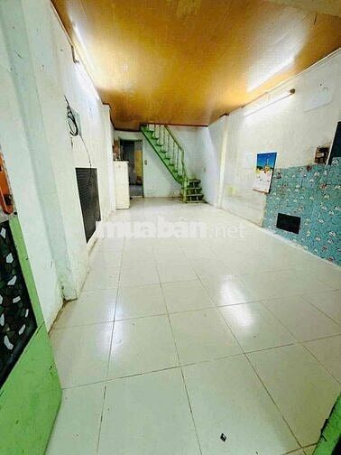 Nhà Diện Tích Lớn  Tiện Cải Tạo