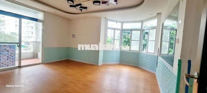 CHO THUÊ BIỆT THỰ GÓC ĐƯỜNG LỚN, QUA LẠI TẤP NẬP PHÚ MỸ HƯNG QUẬN 7