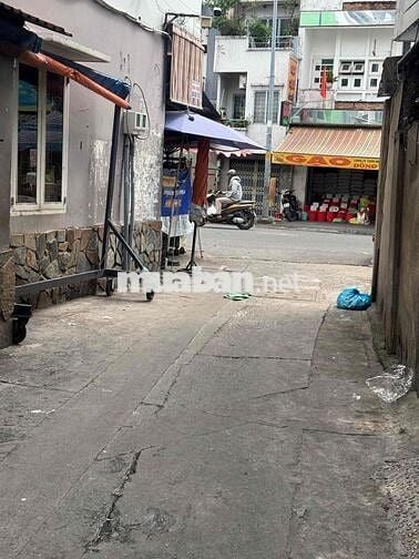 NHÀ C4 NGAY CHỢ CÂY QUÉO. 70M2 NGANG 5M NỞ HẬU. HXH TỚI CỬA. CHỈ 7X Ty