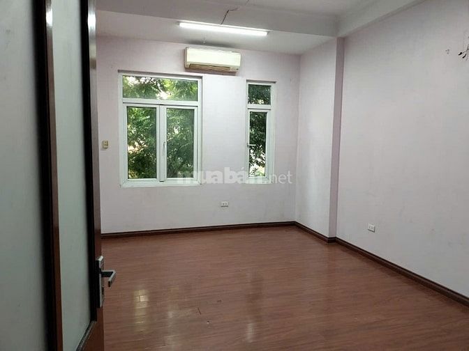 Cho thuê BT lô góc Xa La 110 x 4 tầng hàng ăn, cà phê, Spa, Trung tâm