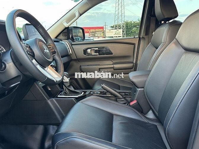 Mitsubishi Triton GLS 4X2 AT 2024 màu Cam
