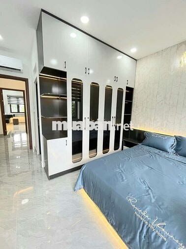 NHÀ 5 TẦNG NGAY ĐẠI HỌC GTVT TRUNG MỸ TÂY, Q.12, FULL NỘI THẤT,Ở NGAY!