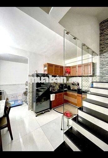 Bán nhà mặt tiền 3 tầng, diện tích lớn 150m2 Trung Mỹ Tây, Quận 12. 9T