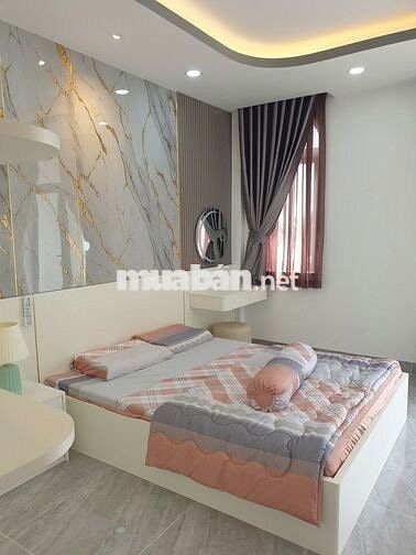 Nhà phố xinh 5m*17m, lửng + 02 lầu + sân thượng gần chợ Đầu Mối Hóc