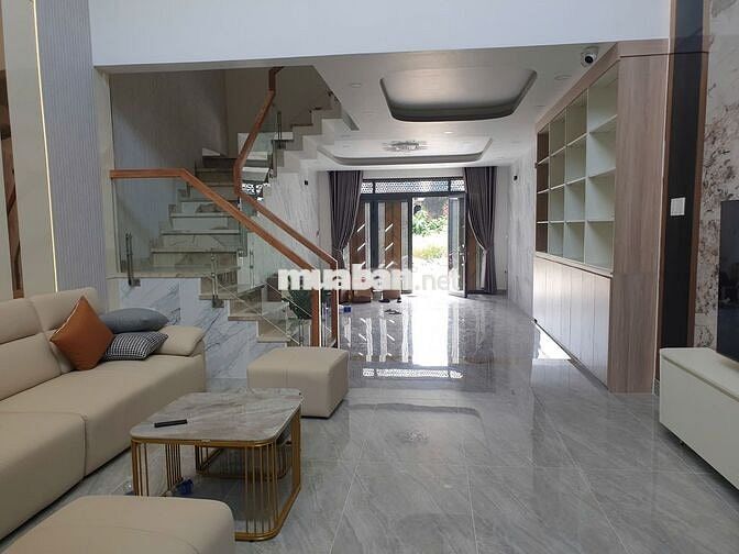 Nhà phố xinh 5m*17m, lửng + 02 lầu + sân thượng gần chợ Đầu Mối Hóc