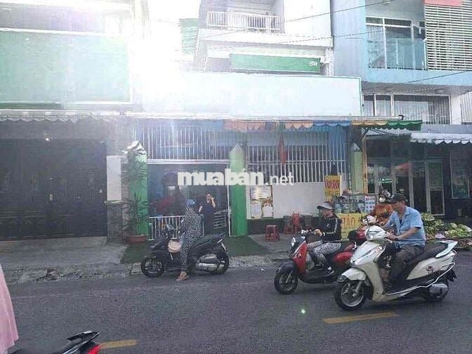 MẶT BẰNG TÂN PHÚ NGAY CHỢ , CÓ VỈA HÈ
